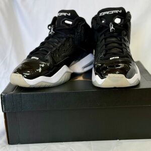 CLEAN - RARE COLORWAY - Jordan B’Loyal ‘Black’ 2020 - CW7031-001